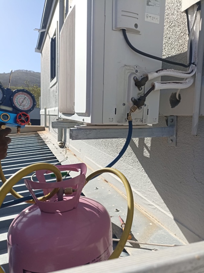 Air conditioning installation on site